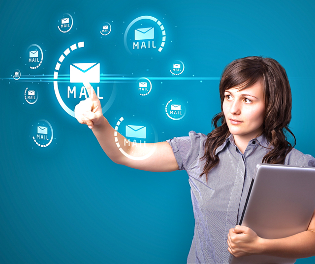 Fernunterricht via Internet nimmt einer immer größeren Stellenwert ein. Foto: ra2 studio/Fotolia.com
