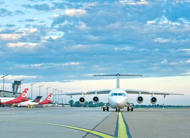 Wer möchte jetzt nicht der deutschen Kälte in den sonnigen Süden entfliehen? Fotos (2): Airport Nürnberg