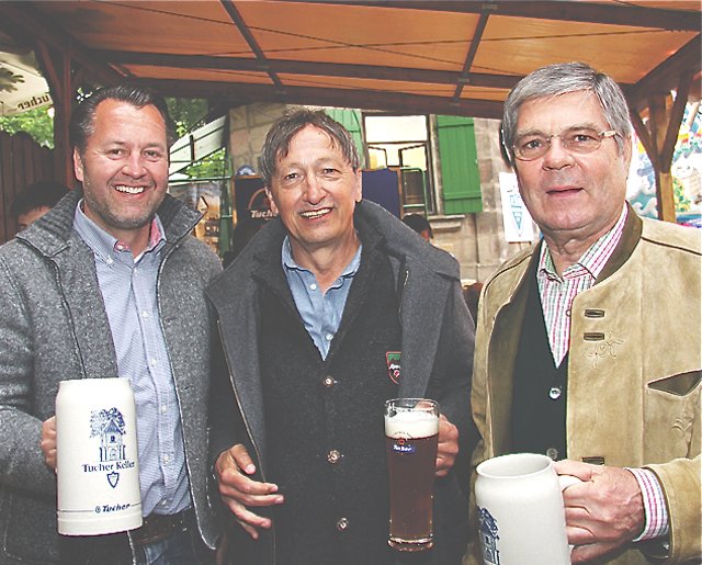 Franz Groha (l.), Tucher, Mike Zaus (M.) , Jako, und Herbert Höfl, Sportmarketing.