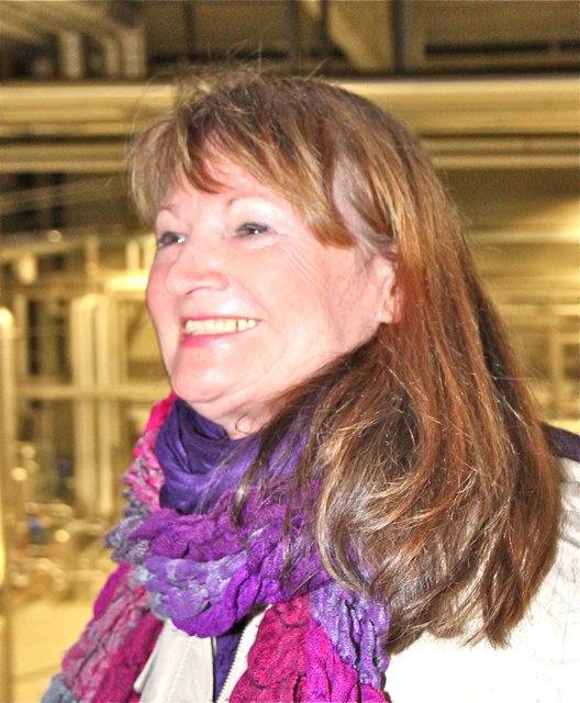 Iris Gross aus Seukendorf hat sich die Braukessel nicht so wuchtig vorgestellt. Sie freut sich, detaillierte Einblicke in die Bierherstellung bekommen zu haben.