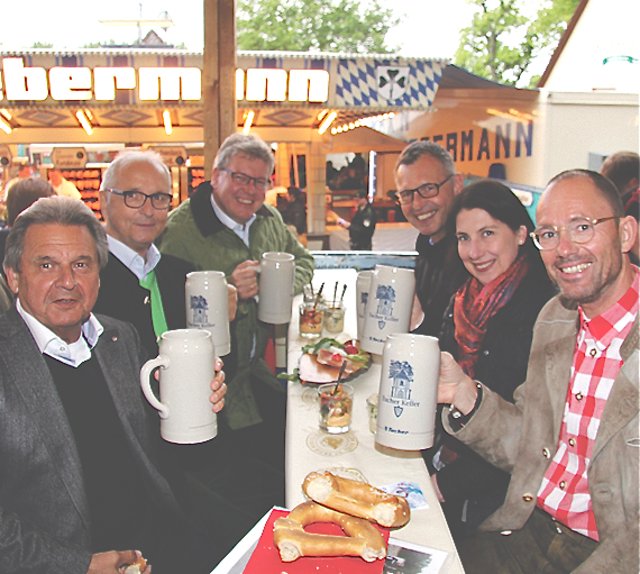 Prof. Dr. Klaus Wübbenhorst, WB Consult und EMN, Wirtschafts-Staatssekretärin Katja Hessel, IHK-Präsident Dirk von Vopelius, Nürnbergs Sparkassen-Chef Dr. Matthias Everding, Nestle Generalbevollmächtigter Peter Häusler und Erich Schuster (v.r.), geschäftsführender Gesellschafter Danova.