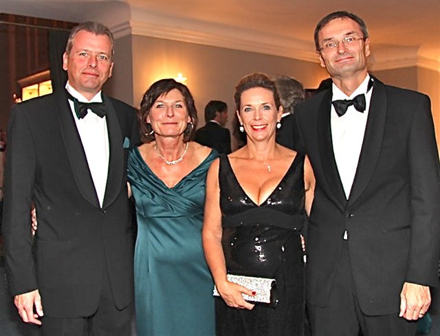 Oberbürgermeister Dr. Ulrich Maly (l.) mit Gattin Petra (2.v.l.) und N-ERGIE Vorstandsvorsitzender Josef Hasler mit Gattin Birgid.