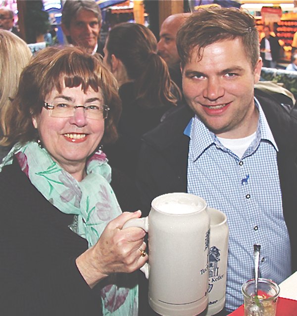 Landtagsabgeordnete Christa Matschl und Alexander Beck.