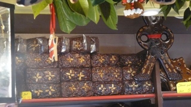 Bei Frau Lechner stapelt sich der Vorrat für die kommenden Tage.