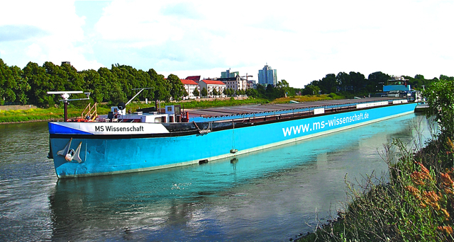 Auf der "MS Wissenschaft" ...