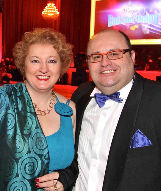 MdL Petra Guttenberger mit Le­benspartner Thomas Blösel.
