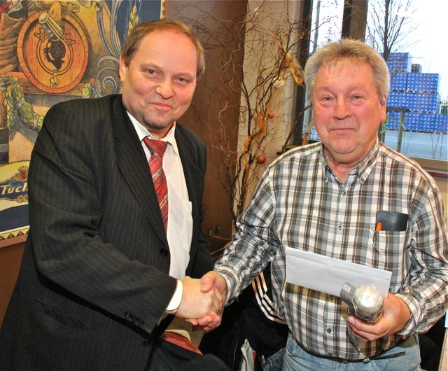 John R. Braun gratuliert Herrn Rinnab, ebenfalls treuer MarktSpiegel-Leser, zum 69. Geburtstag.