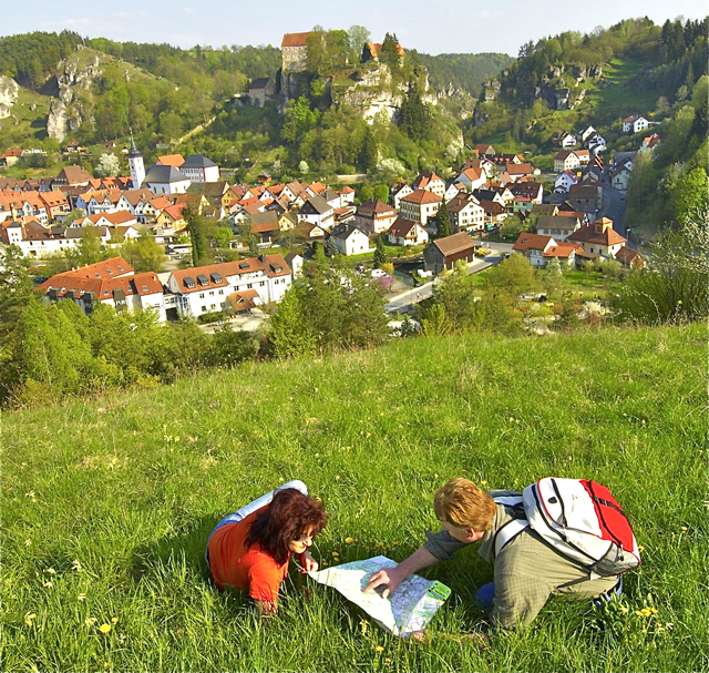 Die Fränkische Schweiz - hier der Blick auf Pottenstein - punktet mit hohem Freizeitwert.