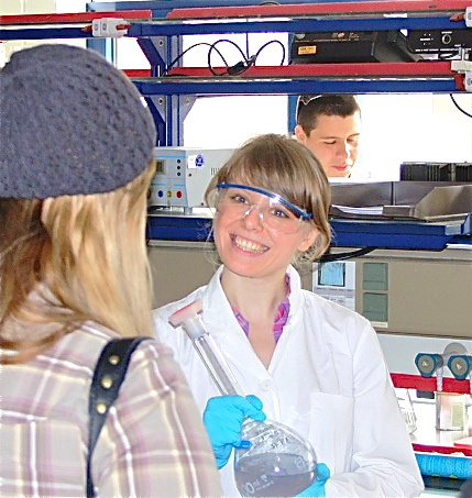 Umfassende Information steht im Mittelpunkt: Am 16. März ist Tag der offenen Tür in der TÜV Rheinland Schule Nürnberg. Foto: oh
