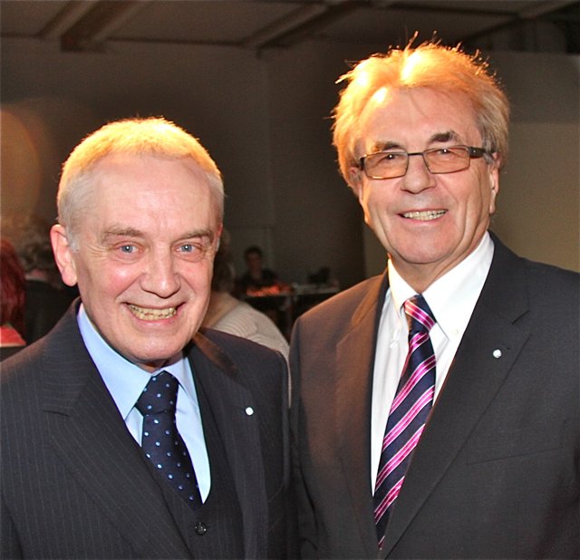 Hans-Peter Schmidt, Präsident Bayerischer Reit- und Fahrverein, und Günther Lo­­­mmer, Präsident Bayerischer Landessportverein.