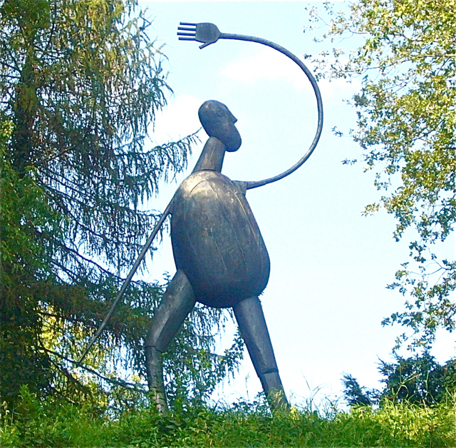 Im Auftrag der Stadt hat der Videoclub Erlangen e.V. einen Film über das Leben und Wirken des bekannten Erlanger Bildhauers Heinrich Kirchner (1902 - 1984) und seine im Stadtbild und im Burgberggarten aufgestellten Großplastiken gedreht. Beim Clubabend am Mittwoch, 3. April, wird der Film um 20 Uhr den Mitgliedern gezeigt. Alle Kunstinteressierte sind herzlich eingeladen, in der FSV Erlangen Club Gaststätte in der Tenneloher Straße 68 vorbeizuschauen. Weitere Informationen gibt's im Internet unter www.video