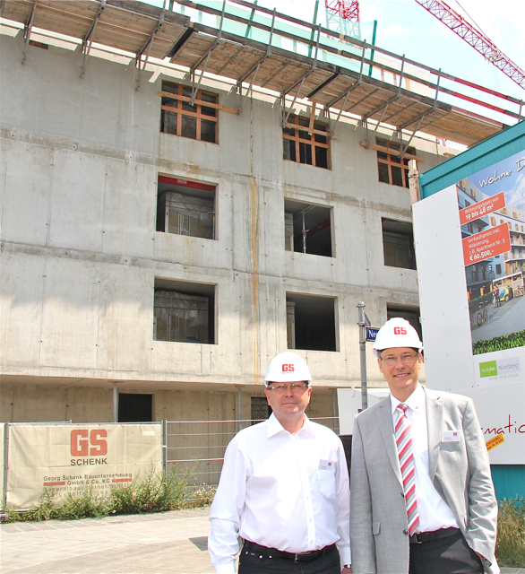 Jobst Dentler (l.) und Hans Arnold freuen sich über eine sehr gute Auftragslage für die Georg Schenk Bauunternehmung 2012. Foto: Braun