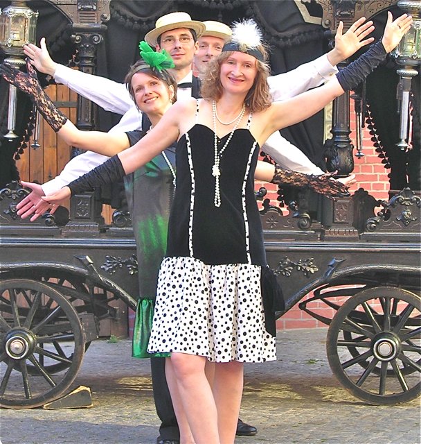 ... bringt den Charme der 20-er Jahre zurück. Fotos (2): dapd/oh