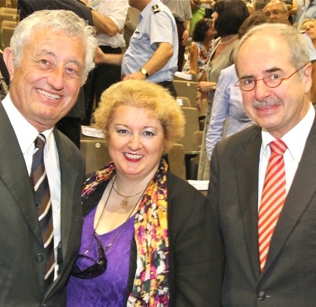 Bürgermeister Horst Förther, Fürths Landtagsabgeordnete Petra Guttenberger und Regierungspräsident Thomas Bauer aus Ansbach (v.l.) bei der Vereidigungsfeier.