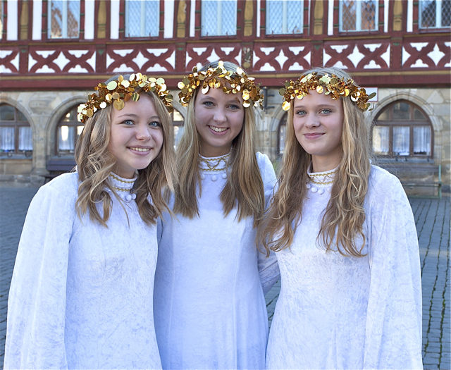 Drei Engel für Forchheim (v.l.n.r.): Michelle Lüdke, Viktoria Löw und Laura Schad. Foto: Rosenbauer