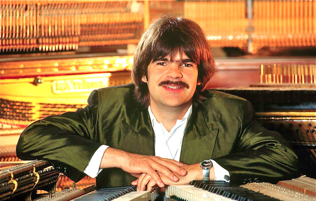 Axel Zwingenberger lehrt den Zügen Boogie tanzen. Foto: oh