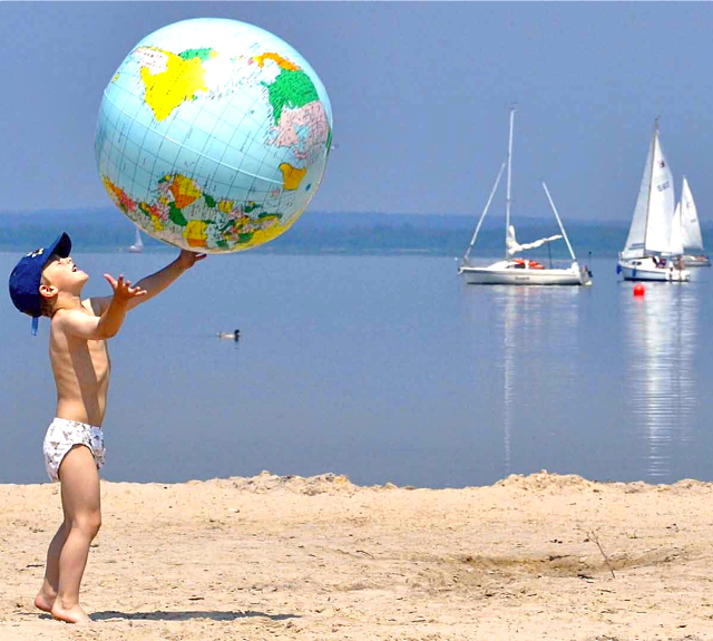 Der lange Winter beflügelt die Reiselust der Deutschen vor allem auch Fernreisen in die Sonne sind angesagt. Fotos (2): dapd