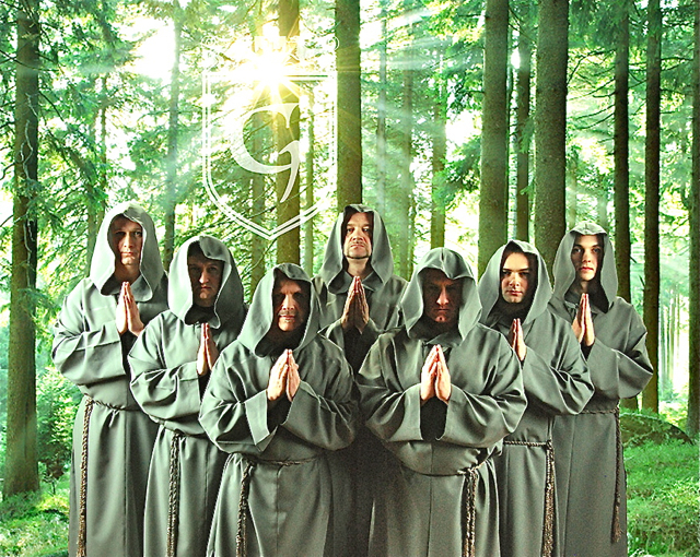 Für mystische Stimmung sorgt am Sonntag, 4. November, um 18.00 Uhr der Chor Gregorianika in der St. Ottokirche in Cadolzburg. Mit seinen Eigenkompositionen, die das Klassische mit dem Modernen verknüpfen, beschert das Septett dem Publikum eine spirituelle Reise, Besinnung und einen tiefen Blick in die eigene Seele. Das aktuelle Live-Programm umfasst klassische Choräle und eigene Hits aus den beliebten Werken des Chores. Der Chor schlägt eine Brücke zwischen der besonderen Mystik des gregorianischen Mitt