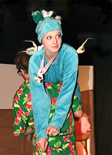 Das Kinder- und Jugendtheater Chapeau Claque ist am Sonntag, 16. Dezember (15 Uhr), im großen Rathaussaal in Forchheim zu Gast und präsentiert dabei das Stück Urmel aus dem Eis. Auf der Insel Titiwu hat der Professor versucht, den Tieren das Sprechen beizubringen. Eines Tages wird ein Eisberg mit einem großen Ei angeschwemmt, aus dem zur großen Begeisterung des Professors ein Urmel schlüpft. Karten gibt es in der Tourist-Information Forchheim. Foto: oh