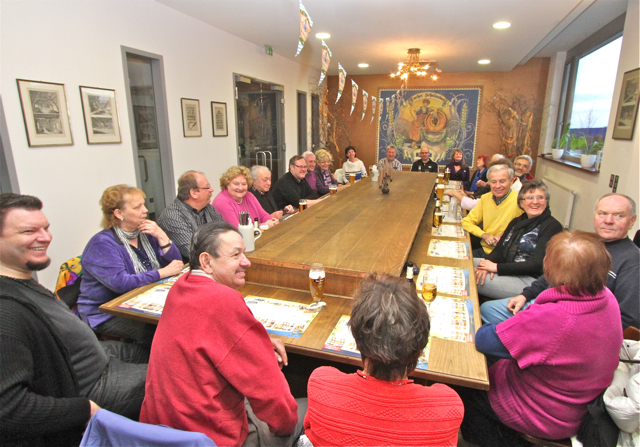 Bei gutem Essen, edlen Tucher-Bieren und informativen Gesprächen haben die MarktSpiegel-Leserinnen und -Leser im Februar im Schalander gefeiert. Foto: Udo Dreier