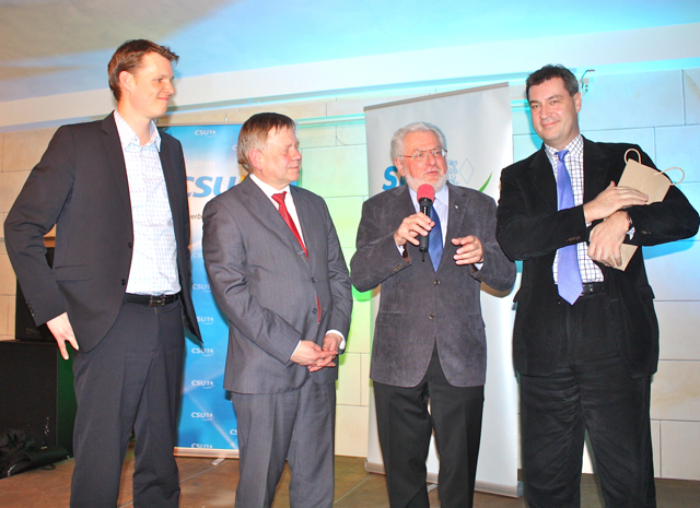 Zufriedene Gesichter nach einem gelungen Abend: Matthias Thürauf, Karl Freller, Stefan Kosman (Vorsitzender der Senioren-Union Schwabach) und Dr. Markus Söder (v.l.n.r.). Foto: Schlampp