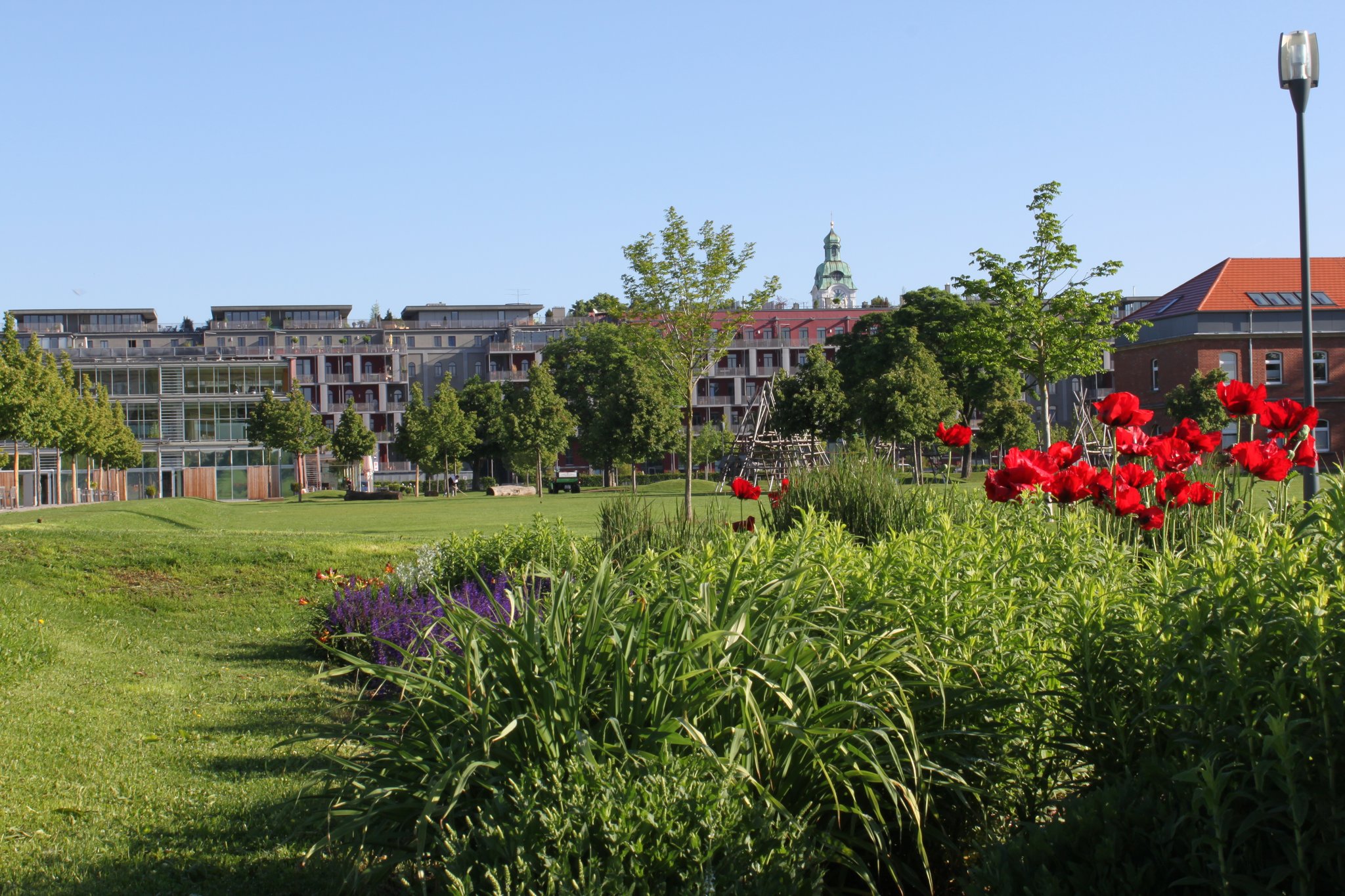 Buntes Leben im Park statt militärischer Drill Nürnberg