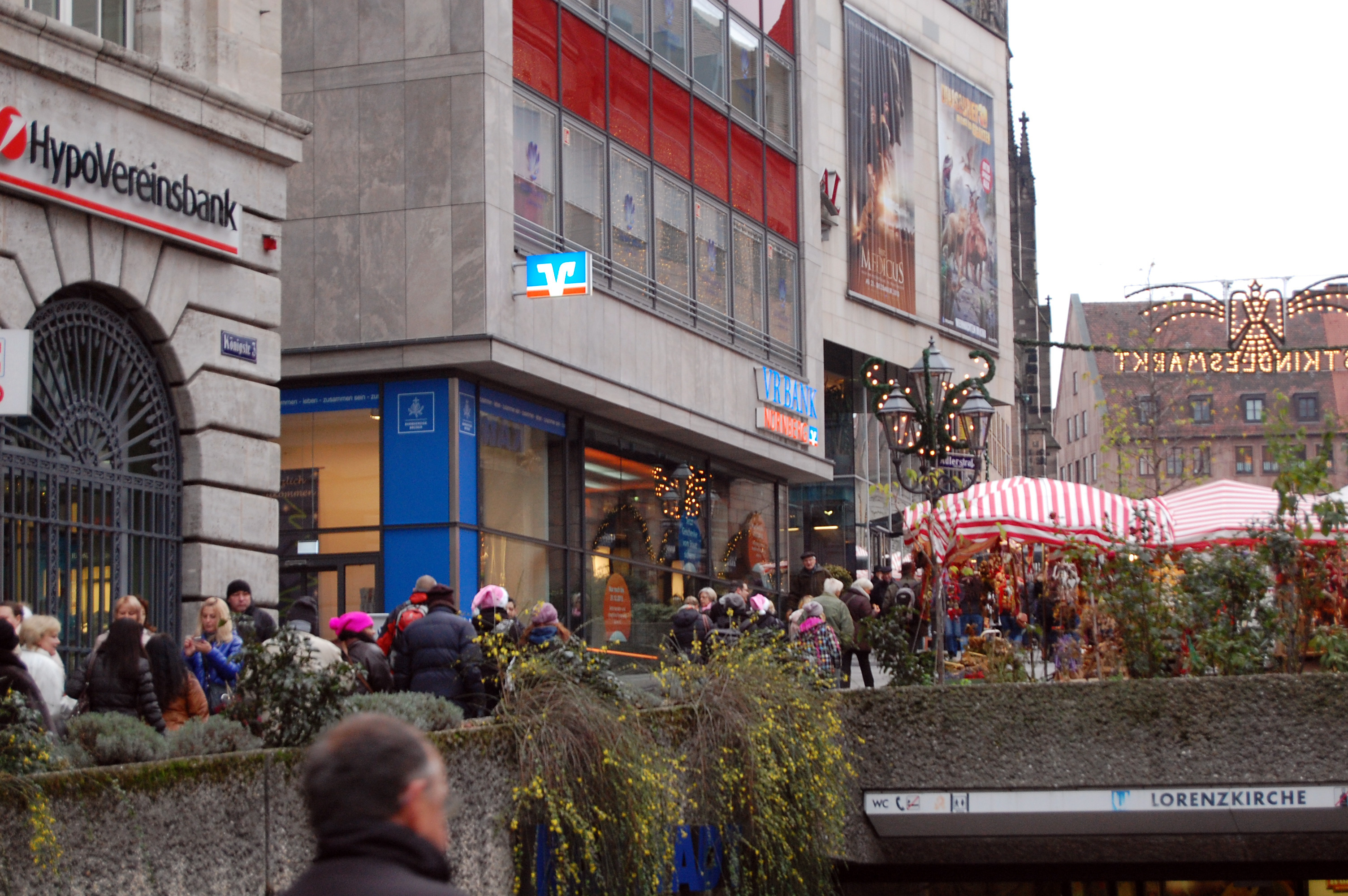 Prominente Lage in der Königstraße für das Ladenprojekt ,,2b4together“.