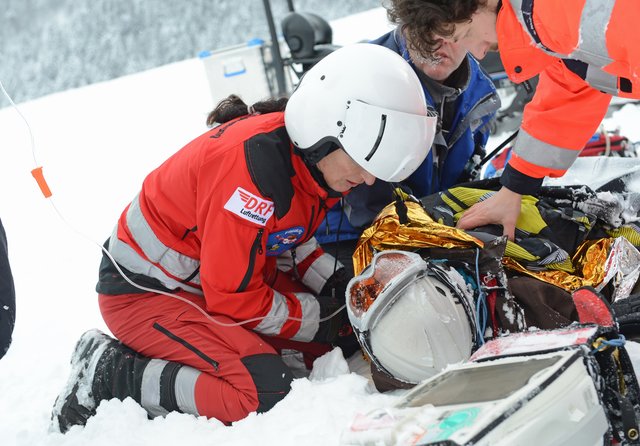Die DRF Luftrettung gibt Tipps, wie Sie in Ihrem Winterurlaub heil bleiben.