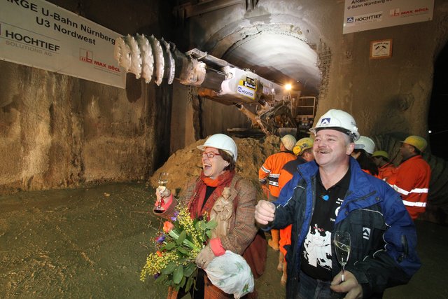Tunnelpatin Ingrid Förther mit Robert Siebenhofer. | Foto: bayernpress