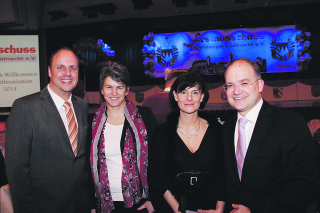 Die Stadtratsfraktions-Vorsitzenden Christian Vogel (l.), SPD, und  Sebastian Brehm, CSU, mit Lebensgefährtin Barbara Hauerstein (2.v.r.) und Birgit Huber, Bürgermeisterin Oberasbach. | Foto: John R. Braun