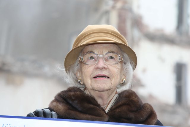 Friedl Schöller, Trägerin zahlreicher Ehrenmedaillen, verstarb am 19. Februar, kurz vor ihrem 90. Geburtstag am 26. Februar.
