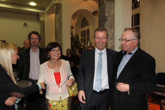 Der ehemalige Oberbürgermeister von Nürnberg, Dr. Peter Schönlein (r.) feierte genau am Wahltag Geburtstag. | Foto: John R. Braun