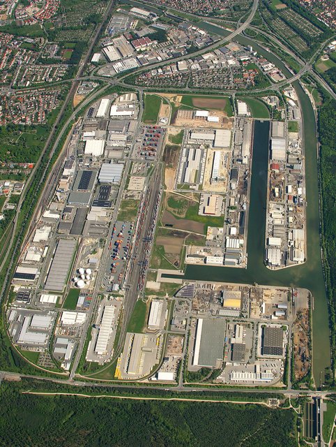Luftbild vom ,,bayernhafen nürnberg" im Mai 2013. | Foto: oh/Bavaria Luftbild Verlags GmbH