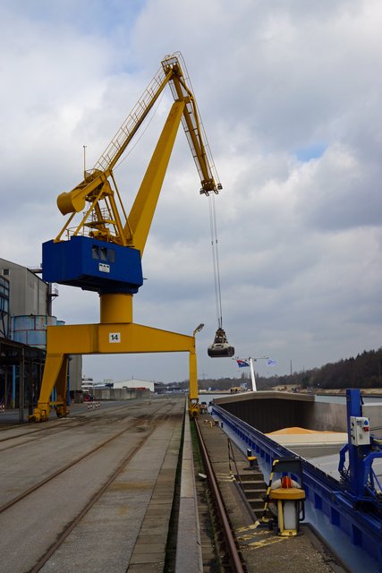 Umschlag am Main-Donau-Kanal. | Foto: bayernhafen gruppe