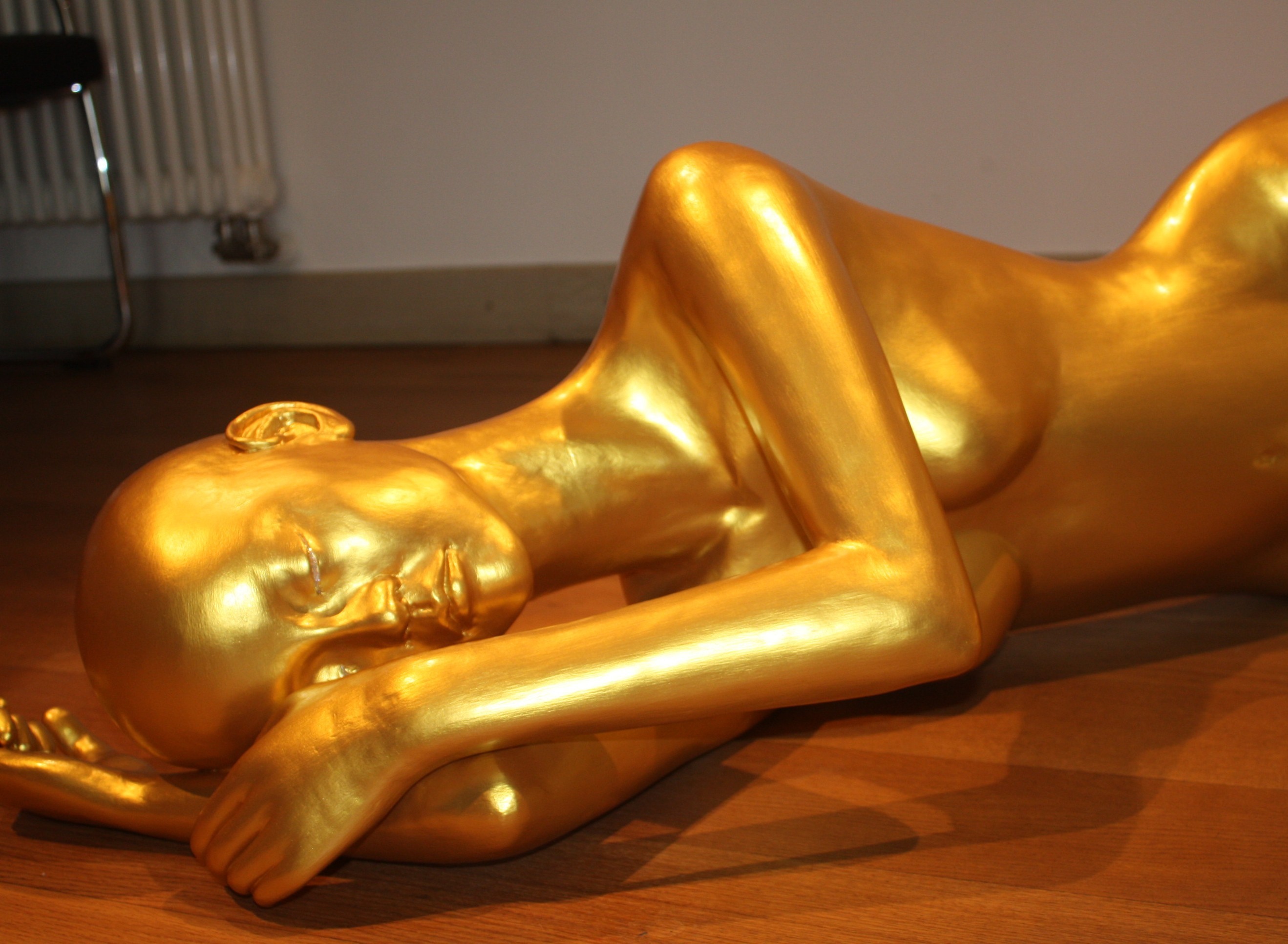 Das Thema Gold - hier ein Kunstwerk, das im Rahmen der Ortung 2013 im Rathaus ausgestellt worden war - steht beim aktuellen Fotowettbewerb im Mittelpunkt.