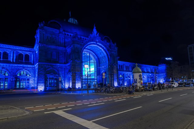 Hauptbahnhof Nürnberg in der Blauen Nacht. | Foto: Hauptbahnhof Nürnberg