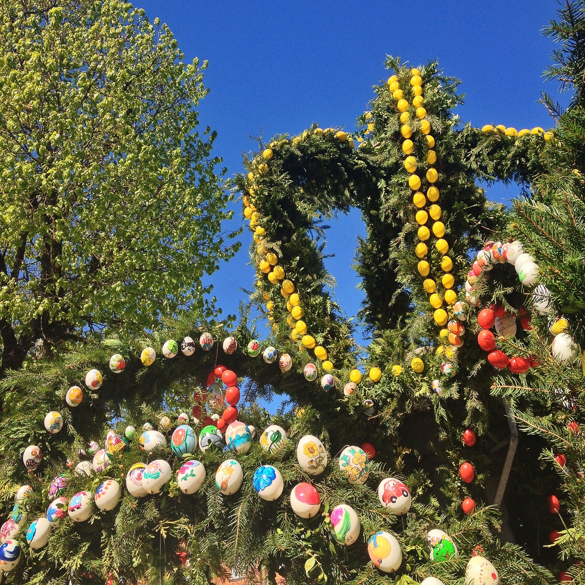 Ein wahre Pracht ist der Osterbrunnen auf dem Marktplatz in Heiligenstadt.