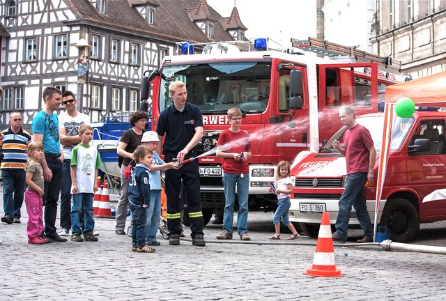 Spaß und Aktion gibt’s beim Kinderprogramm der Forchheimer Feuerwehr. Foto: Archiv / R. Rosenbauer