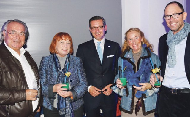 Honorarkonsulin Ingrid Hofmann (2.v.l.) und Ehemann Bernd Heinrich (l.), Dr. Michael Fraas (M.), sowie Prof. Dr. Klaus Wübbenhorst und Gattin Brigitte. Foto: John R. Braun