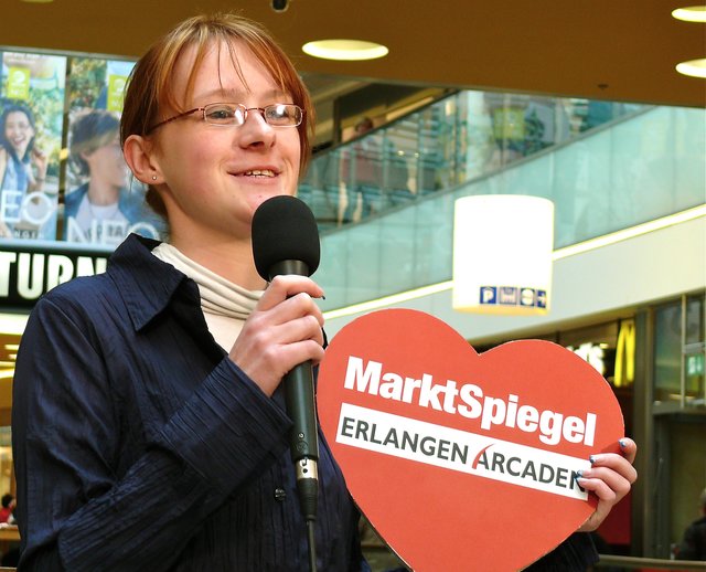 Susann grüßt Mutter Cornelia.