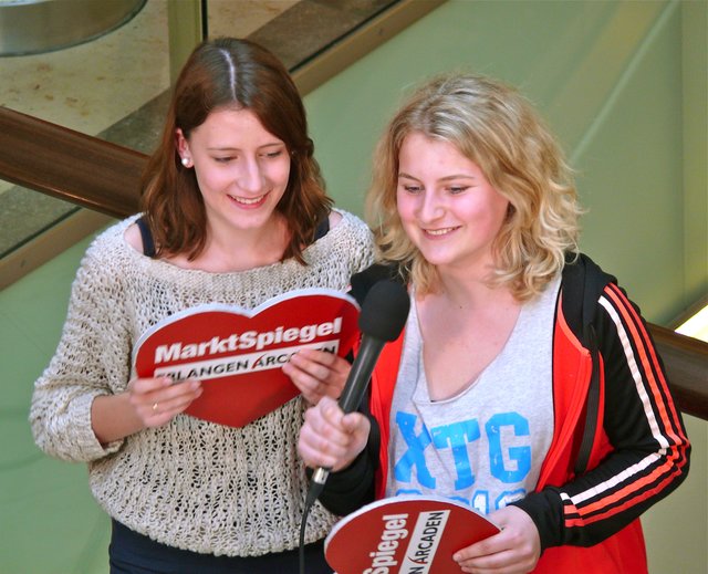 Nadja und Milena grüßen ihre Mütter Katja und Alexandra.
