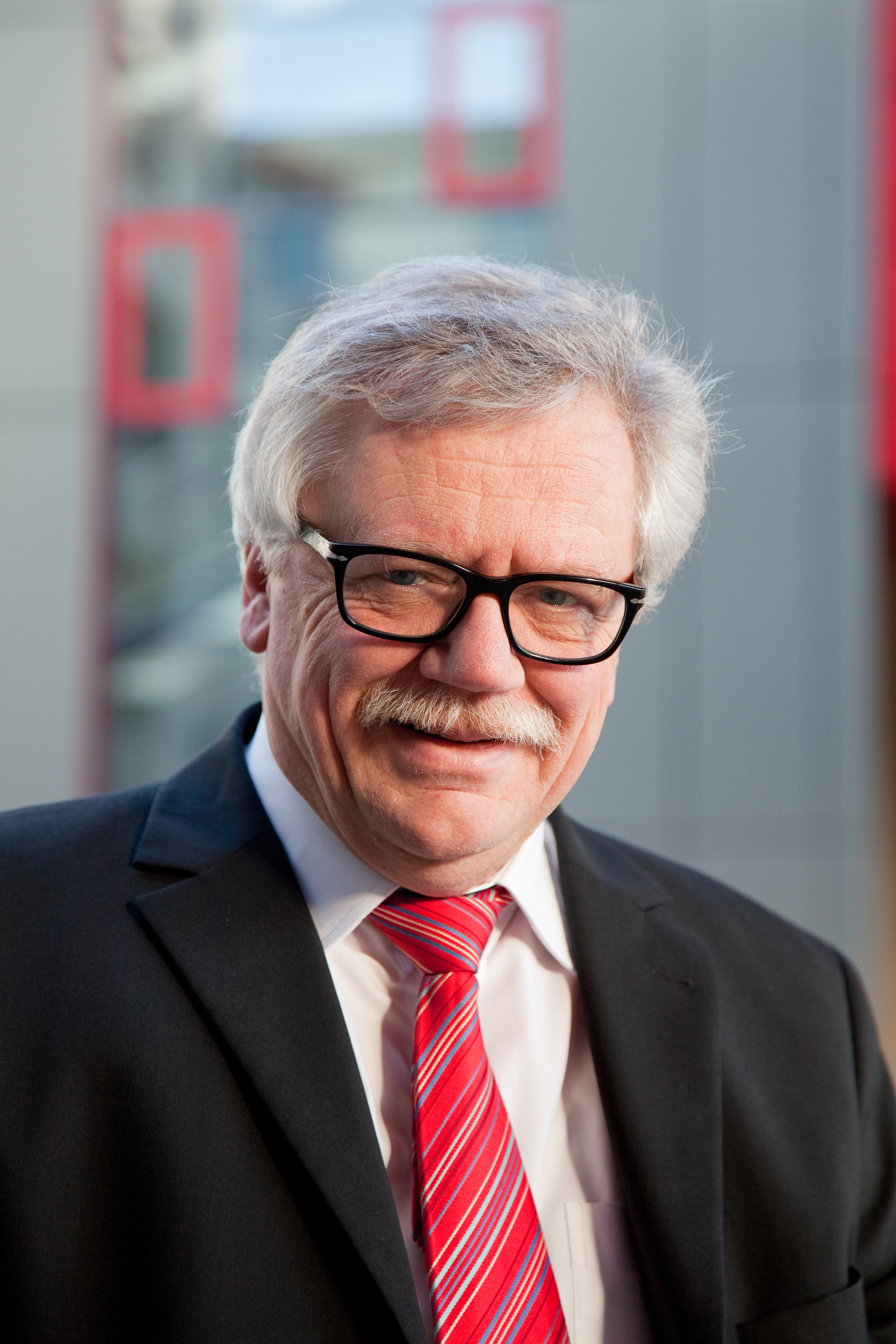 Anlässlich der Europawahl am kommenden Sonntag hat Rektor Prof. Dr. h.c. Hermann Schoenauer die Bürger aufgerufen, zur Wahl zu gehen.