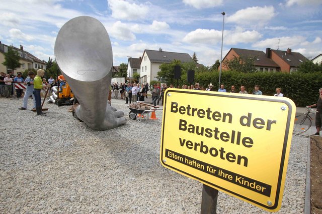 Kunst im Kreisverkehr in Burgfarrnbach. | Foto: bayernpress