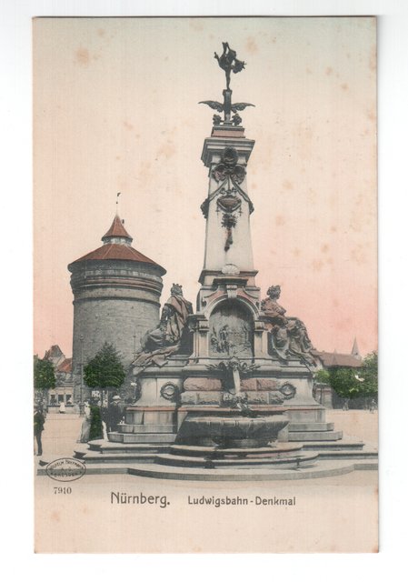 Ursprünglich stand das Denkmal am Plärrer. Im Hintergrund der Spittlertorturm. Sammlung Günther Klebes