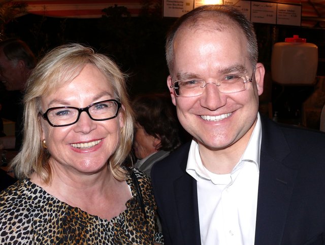 Unter den Gästen auch die CSU-Stadträte Barbara Regitz und Sebastian Brehm. Foto: Uwe Müller