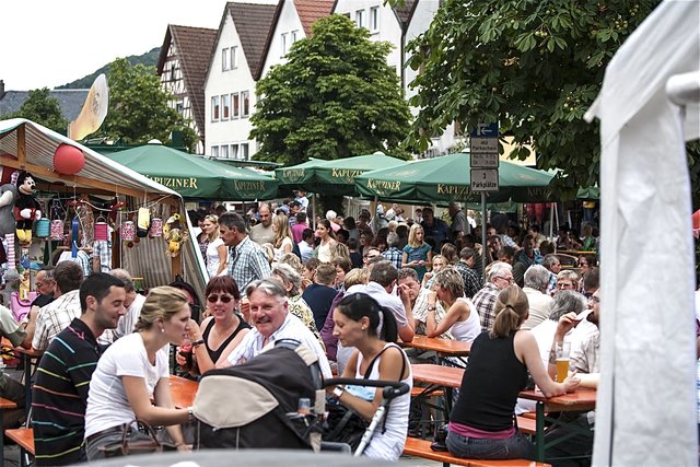 Beim Altstadtfest in Ebermannstadt lässt es sich gemütlich feiern. Foto: R. Rosenbauer