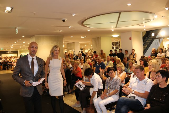 Premium Fashion Show bei Wöhrl. | Foto: John R. Braun