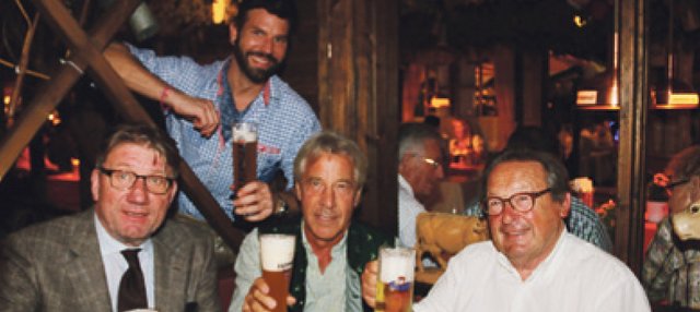 Christian Wagner (h.), Erich Beyersdorf, Wöhrl, Werner Kühnel und Jürgen Lehrieder (v.l.). | Foto: John R. Braun
