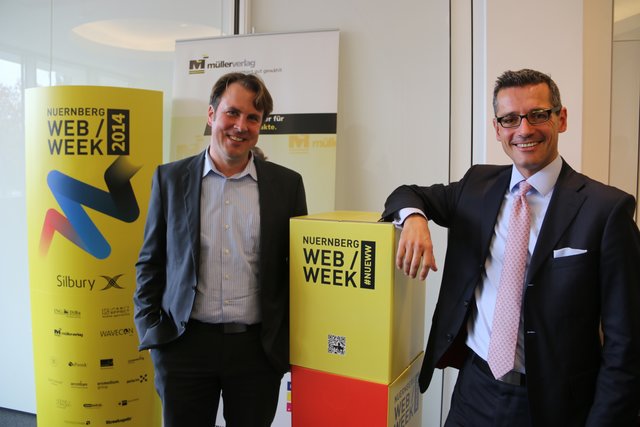 Michael Oschmann (Geschäftsführer Müller Medien, l.) und Dr. Michael Fraas (Wirtschaftsreferent der Stadt Nürnberg) unterstützen die Nürnberg WebWeek.