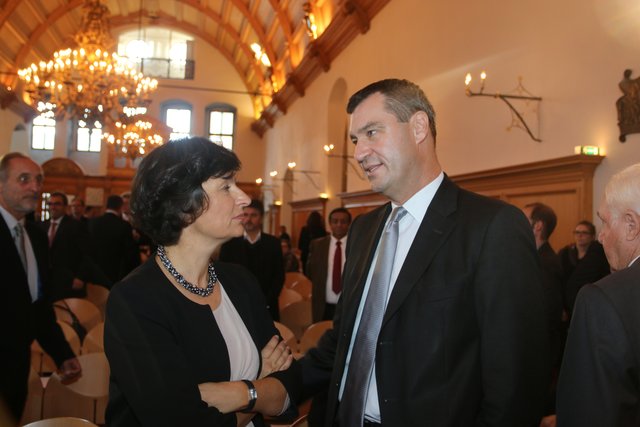 Finanzminister Dr. Markus Söder und Regionalbischöfin Hann von Weyhern.